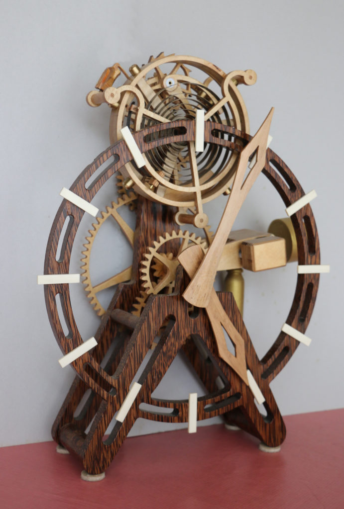 Horloge en bois Tourbillon Roland Dutoya